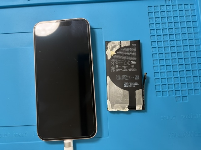 神戸市からお越しのお客様よりiPhone13のバッテリー交換をご依頼いただきました！